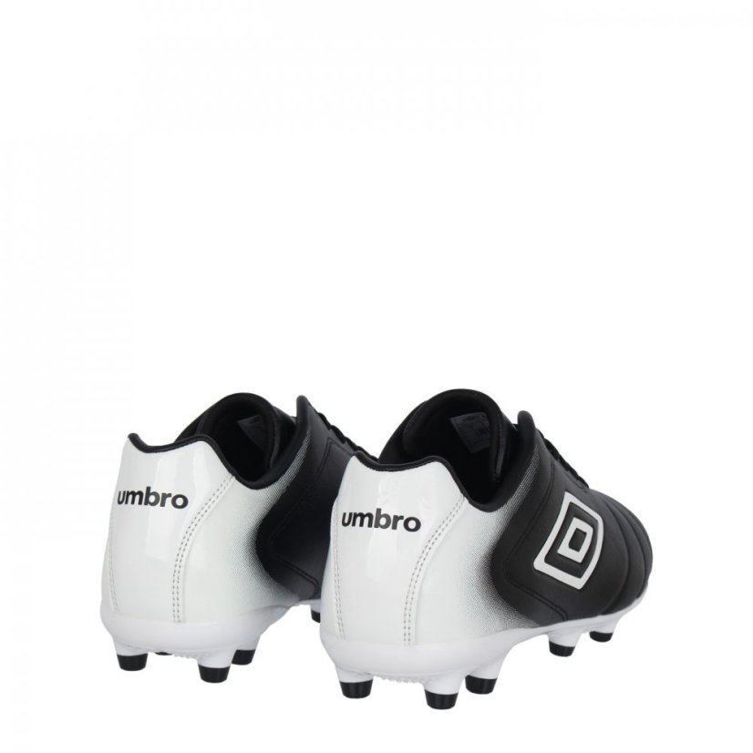 Umbro Calcio Firm Ground Football Boots Black/White