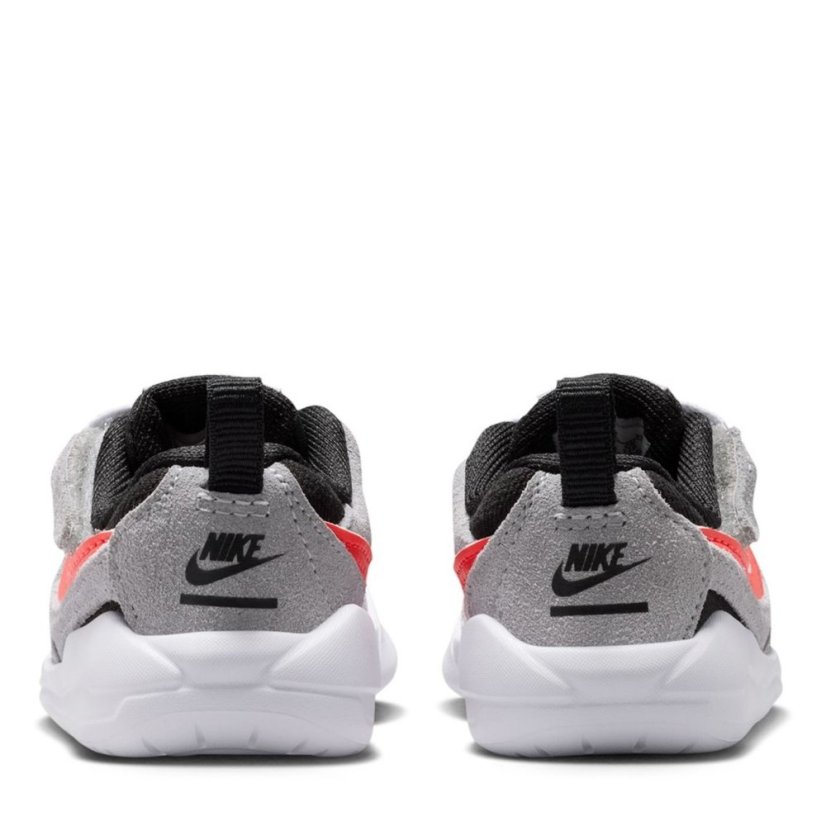 Air Jordan Kids' Basketball Trainers Black/Infared