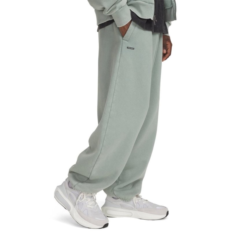 Under Armour Men's Icon Closed Hem Fleece Joggers Green