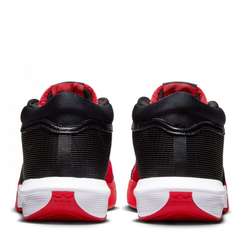 Nike LeBron Witness VIII basketbalové boty Black/Wht/Red